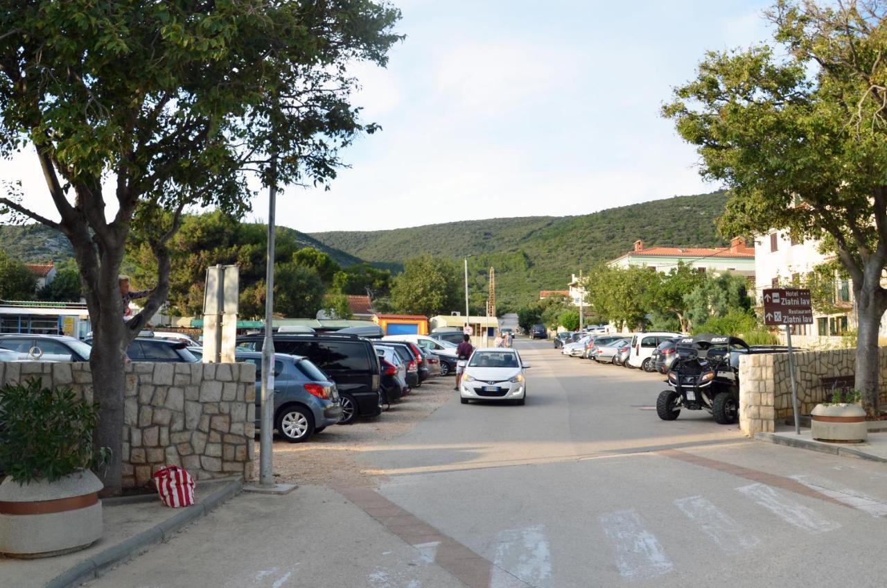 Apartments Martamare Martinšćica Exterior foto